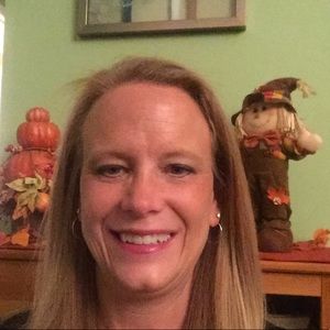 Meet your Posher, Debbie